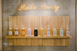 Abeja Reyna, empresa familiar, que ha revolucionado la industria de la miel con productos de belleza, salud, nutrición y bienestar