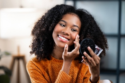 Celebra el amor propio a través del maquillaje