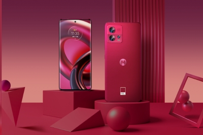 Motorola presenta el primer celular con el Color del Año 2023 recién lanzado: Viva Magenta