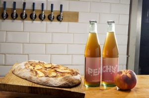 PEACHY, la cerveza más aesthetic sabor durazno para el verano de Cervecería Lindavista