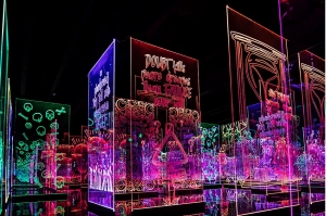 Party Across Time: Una experiencia inmersiva que une música y fiesta de diferentes épocas