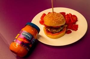 Hellmann’s y Flamin’ Hot se unen para encender tus antojos con una fusión explosiva
